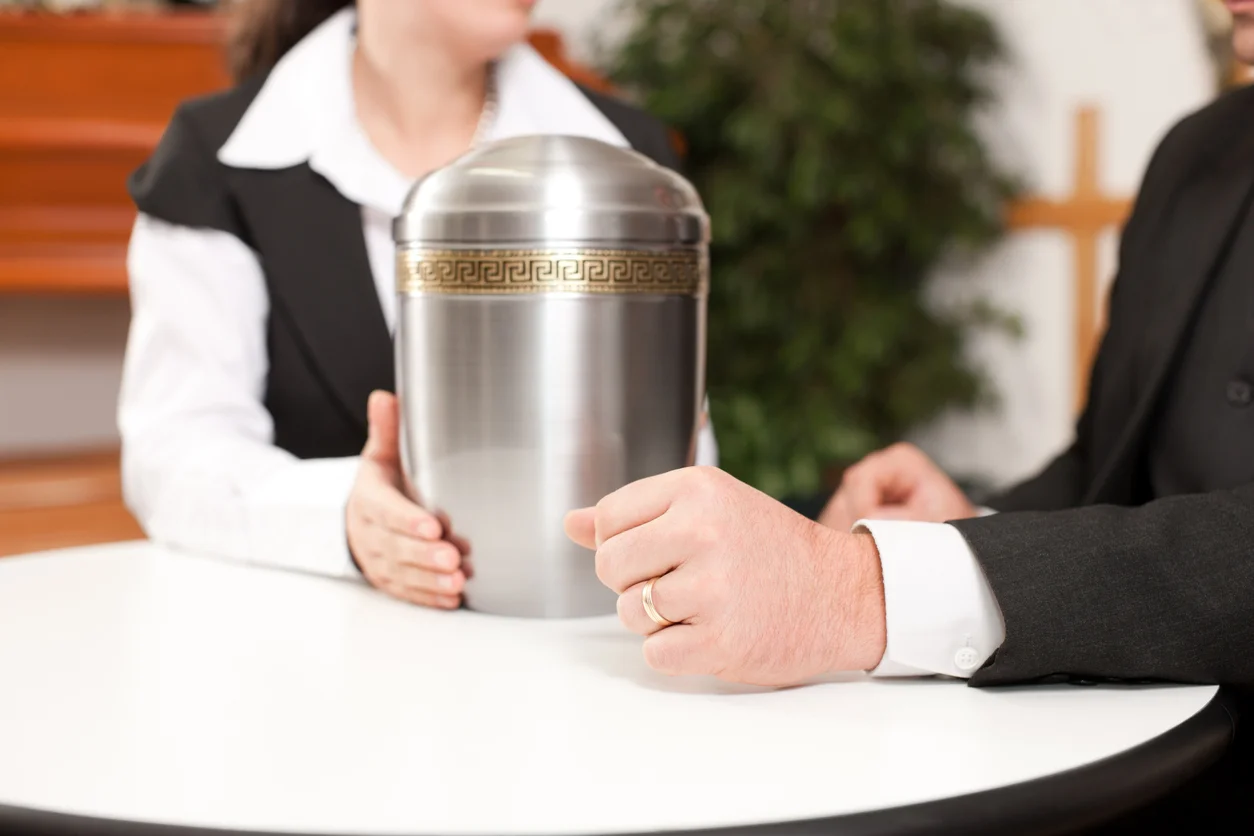 Who can file a wrongful death suit?